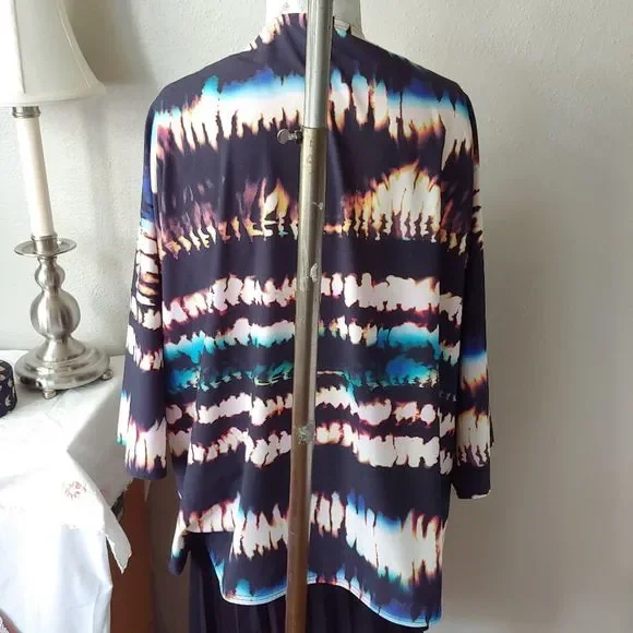 Lucy Activewear Unhindered Wrap Multi Fire Dance - Picture 5 of 15